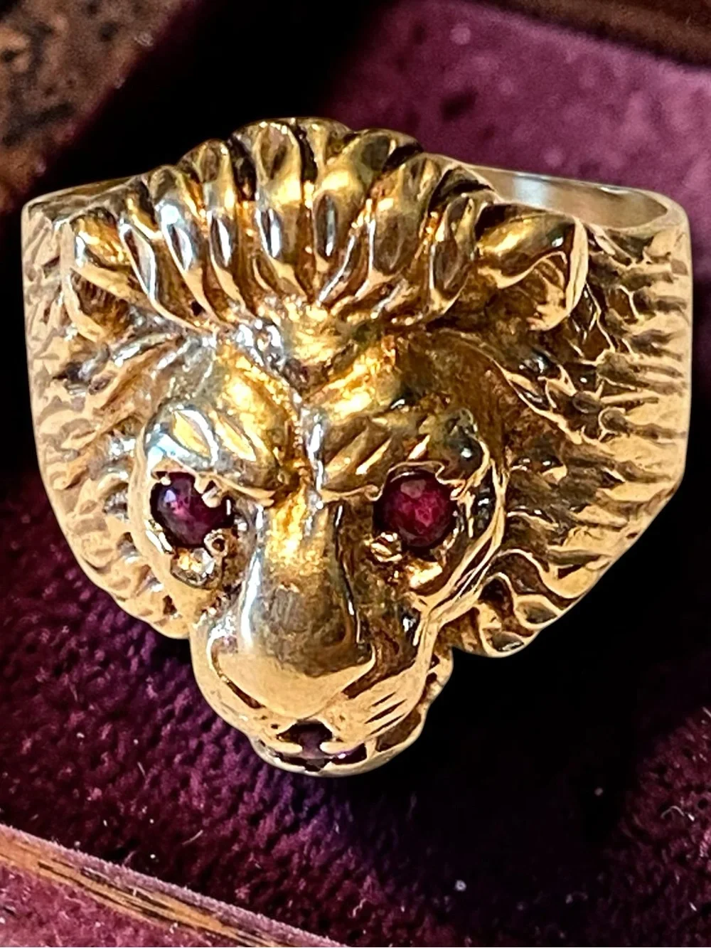 MENS Estate Custom 14k Yellow Gold Ruby Eye LION HEAD Ring Size 9